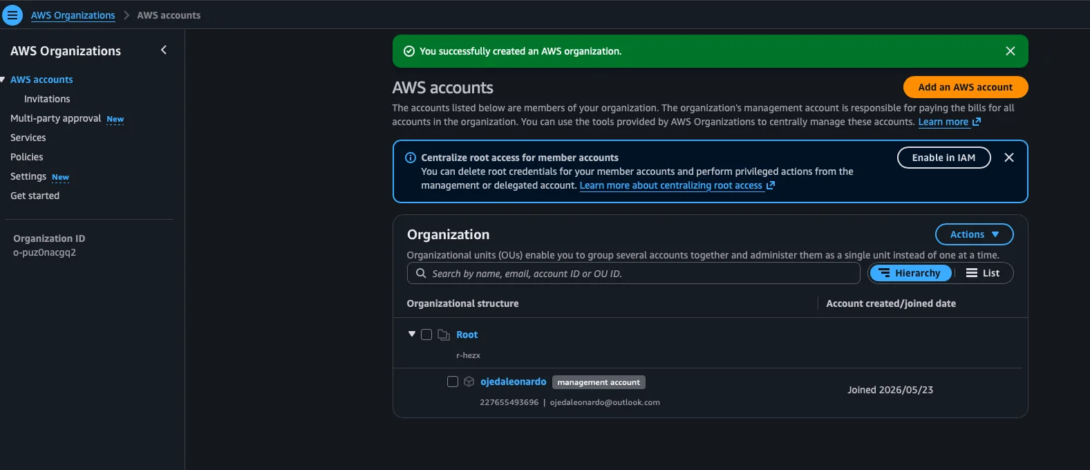 Organización creada exitosamente con la estructura Root y Management Account